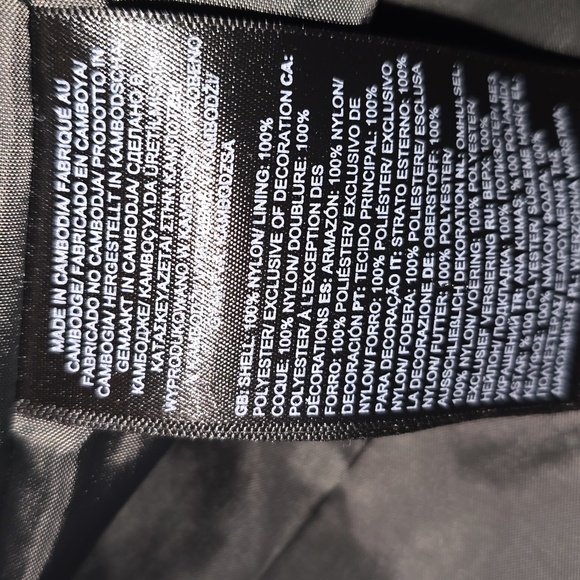 Women's The North Face Rain Coat - Picture 5 of 8